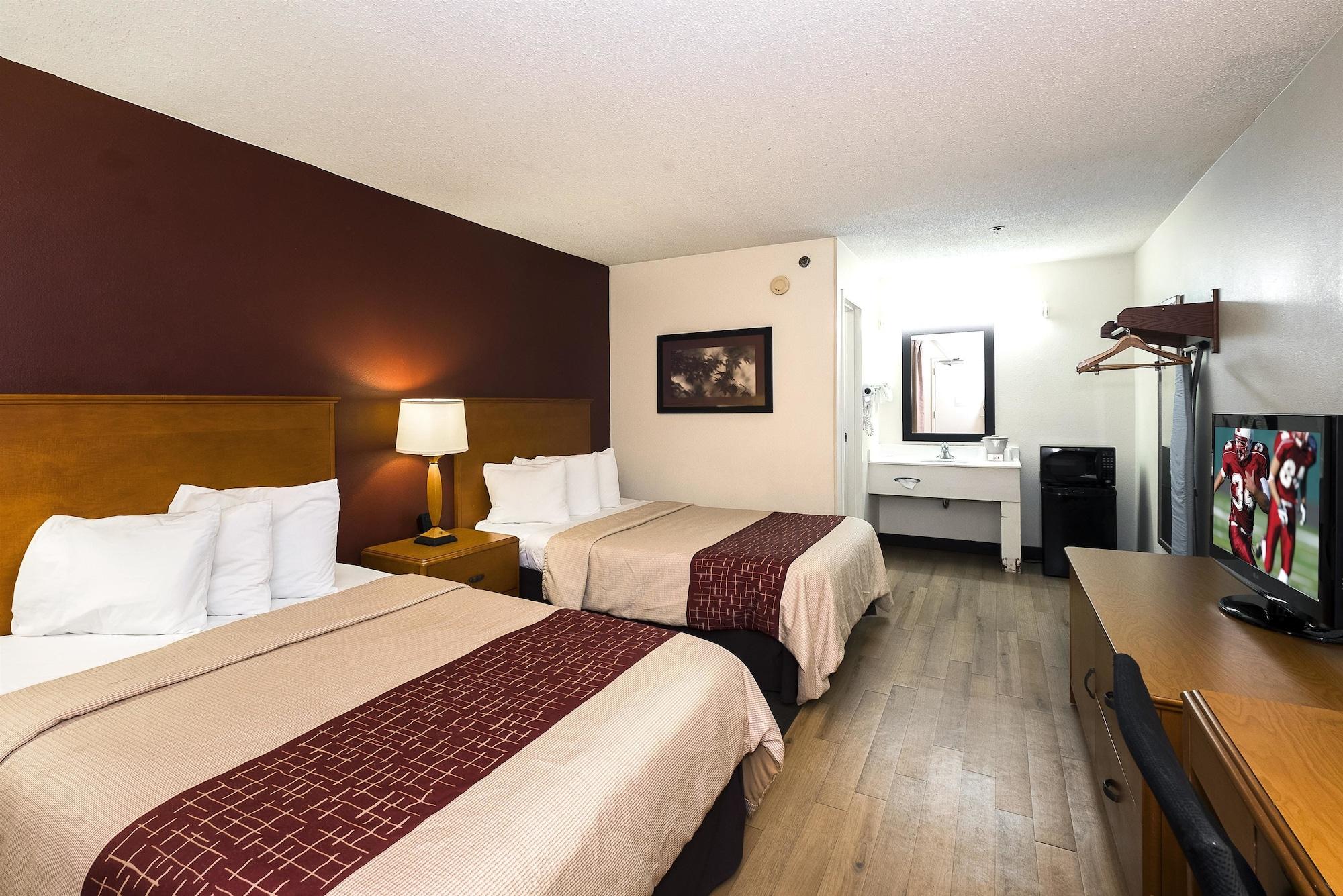 Cedar Rapids Inn Exterior photo